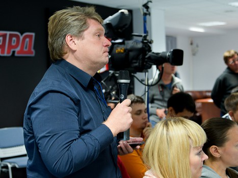 Пресс-конференция президента ХК "Авангард" Владимира Шалаева и представление новичков