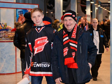 Наша атмосфера. Как поддерживали "Авангард" в сибирском дерби