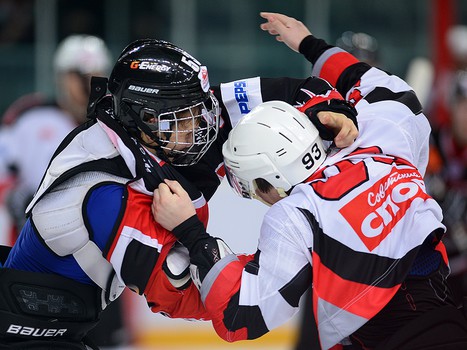 1/4 финала плей-офф МХЛ. Матч №3. "Омские Ястребы" - "Белые Медведи" 6:2