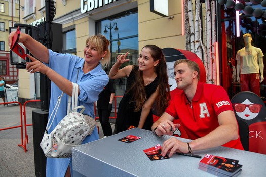 Александр Волков на вечеринке Буэнос Летос