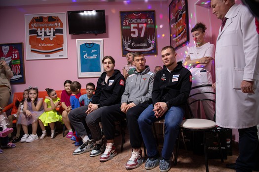«Авангард» в гостях у болельщиков из гематологического отделения ОДКБ