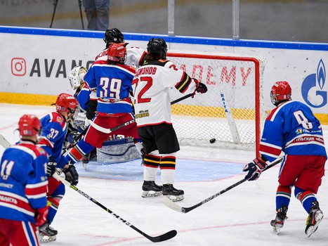 Третий игровой день финала Первенства ЮХЛ в Омске