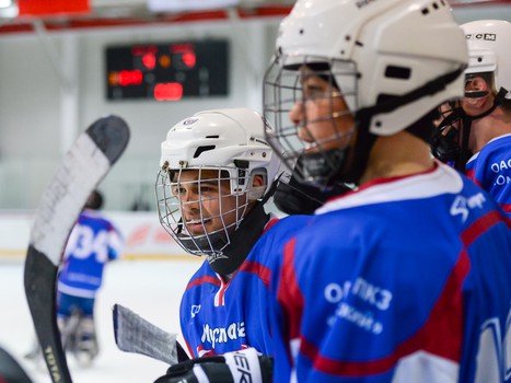 Турнир ХК "Авангард" среди дворовых детских команд в День космонавтики
