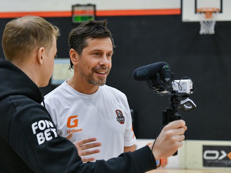 Товарищеский матч по флорболу. «Охранники Крылова» - «Мощные СМИ» 10:2