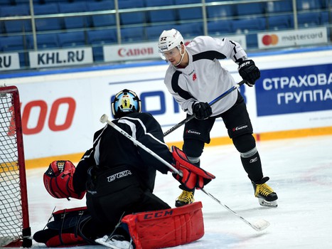 Тренировка "Авангарда" перед выездом в Астану