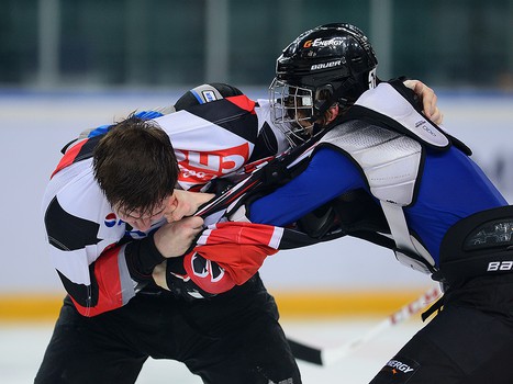 1/4 финала плей-офф МХЛ. Матч №3. "Омские Ястребы" - "Белые Медведи" 6:2