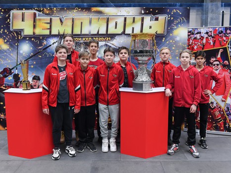 Полуфиналы и матчи за 5-8 места Первенства ЮХЛ в Омске