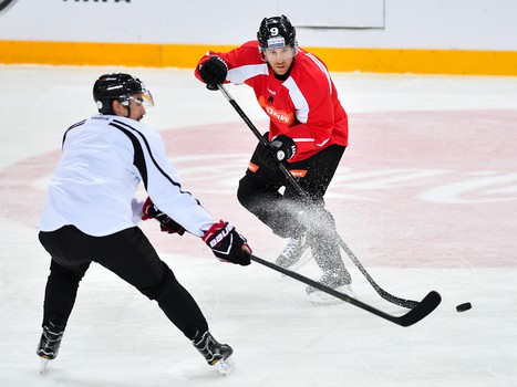 Раскатка "Авангарда" перед первым матчем с "Металлургом" Мг (ФОТО)