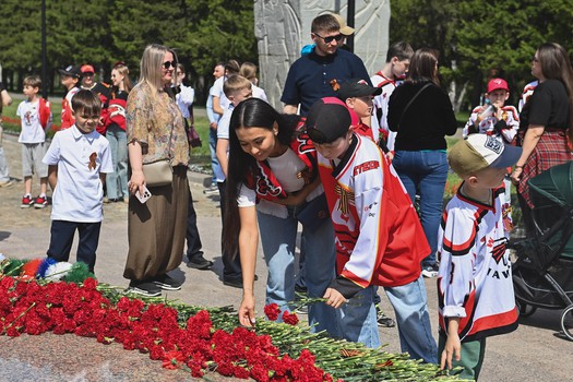Возложение цветов в Парке Победы