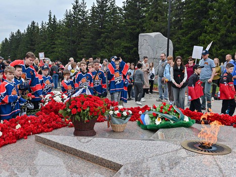 Возложение цветов в Парке Победы