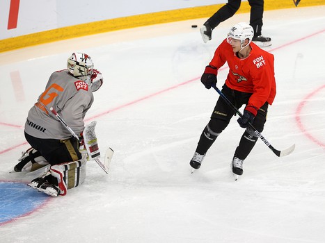 Тренировка «Авангарда» перед матчем в Уфе