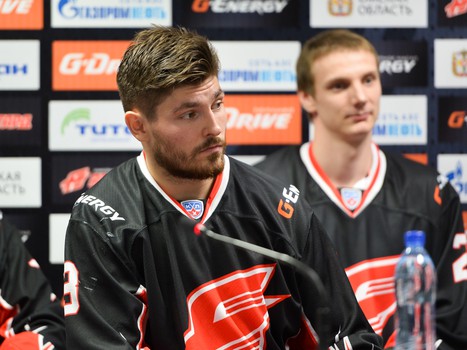 Пресс-конференция президента ХК "Авангард" Владимира Шалаева и представление новичков