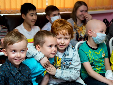 "Авангард" в гостях у юных болельщиков Омской областной клинической больницы