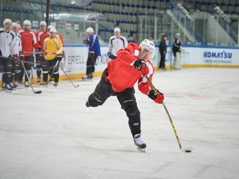 "Авангард" готовится к матчам в Хабаровске