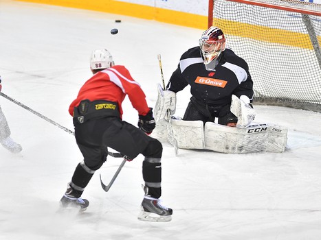 Раскатка "Авангарда" перед выездным матчем с "Металлургом" Мг