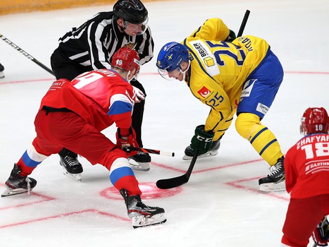 Семёнов и Войнов в матче сборной России против Швеции на Кубке 1 канала