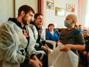 Сумманен, Калинин и Гончаров в гостях у юных пациентов ОДКБ