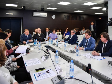 Владимир Шалаев на круглом столе "Люди Омска: социальный капитал города" 