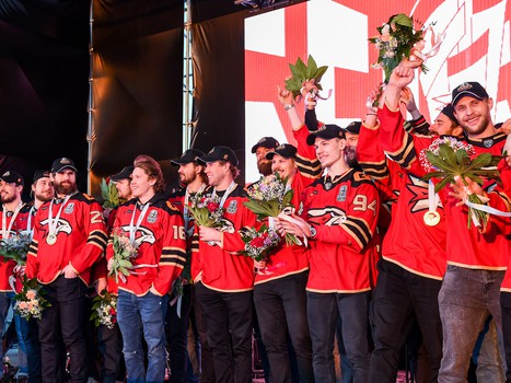 «Авангард» привёз Кубок Гагарина в Омск!