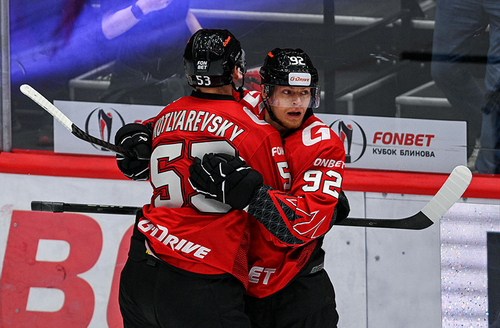 Лёд и пламя! «Авангард» обыгрывает «Локомотив»