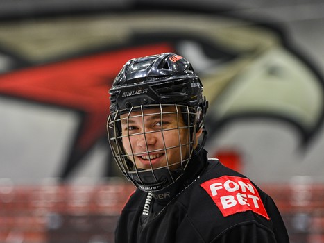 Глеб Трикозов и Михаил Гуляев тренируются с «Авангардом»