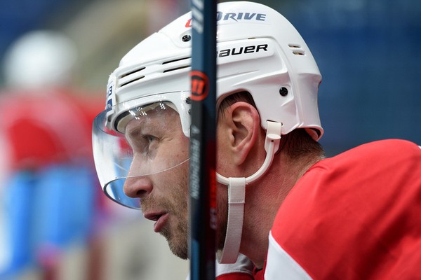 Александр Пережогин стал шестым хоккеистом "Авангарда" за всю историю по сыгранным матчам