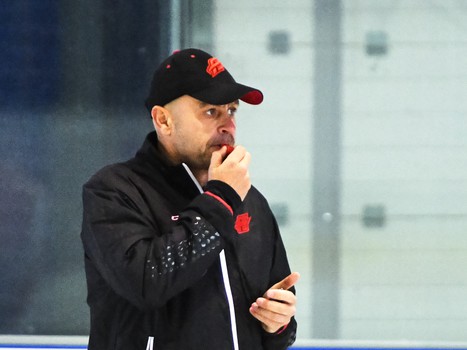 Раскатка "Авангарда" в Хомутове перед матчем с "Автомобилистом"