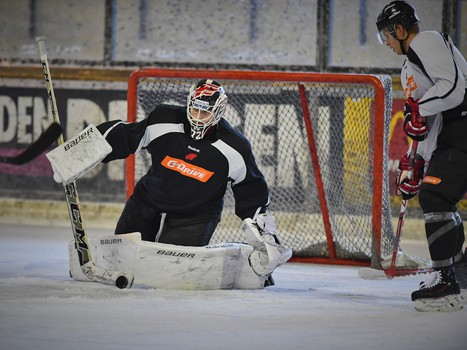 Раскатка "Авангарда" перед товарищеской игрой с "Витязем"