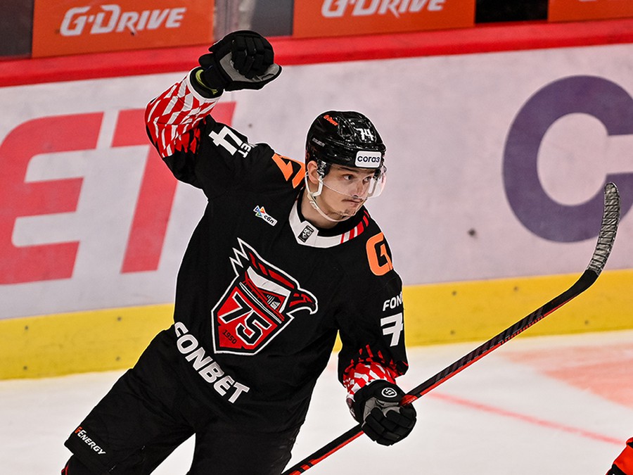 ОБЫГРАЛИ ЛИДЕРА | Победная раздевалка «Авангарда» после матча с «Металлургом»