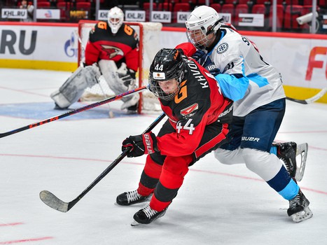 Первая официальная игра на G-Drive Арене: «Омские Ястребы» – «Сибирские Снайперы»