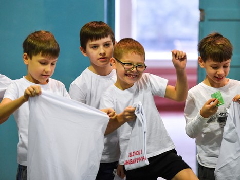 "Физ-ра с Омскими Ястребами" у первоклашек