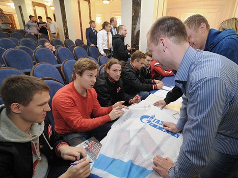 "Авангард" побывал с экскурсией на омском нефтезаводе