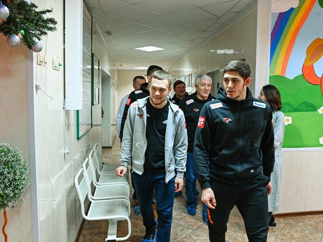 «Авангард» в гостях у детей из ОДКБ