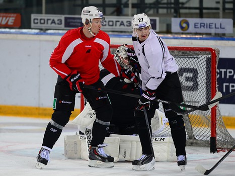 "Авангард" готовится к матчу с "Сибирью"