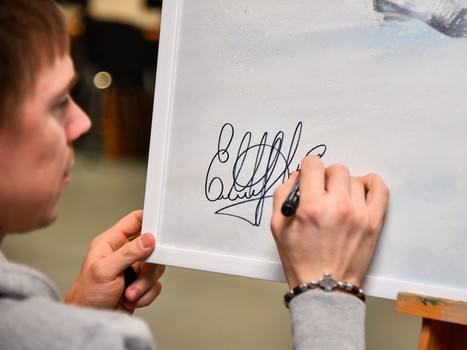 "Авангардное" искусство! С игроков омской хоккейной команды написали картины