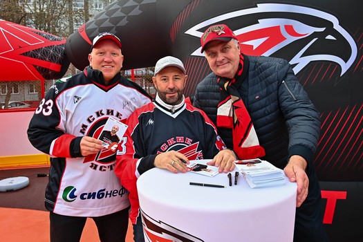 Открытие хоккейной коробки имени Максима Сушинского