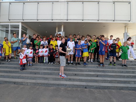 Сергей Калинин с Кубком чемпионов мира в Омске. День 1