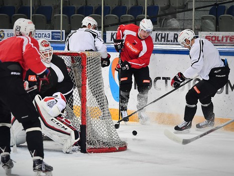 "Авангард" готовится к битве с амурскими "тиграми"