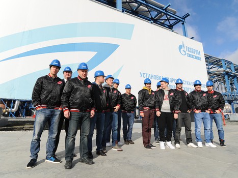 "Авангард" побывал с экскурсией на омском нефтезаводе