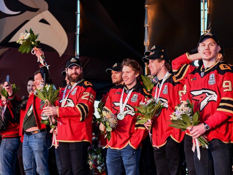 «Авангард» привёз Кубок Гагарина в Омск!