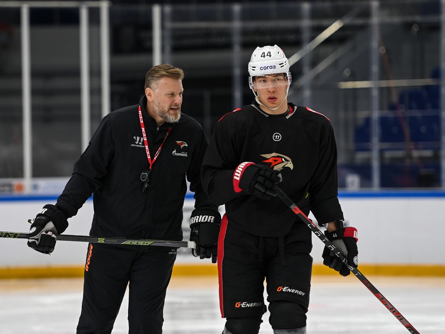 Тренировка «Авангарда» перед матчем в Новосибирске