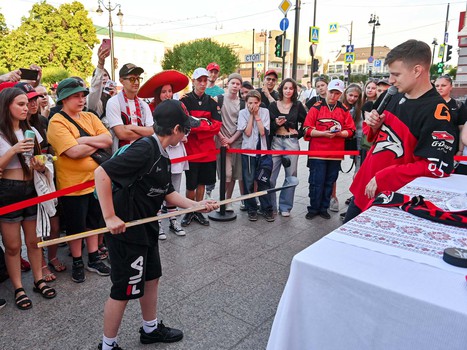 Первая вечеринка Буэнос Летос: Луи Робитайл