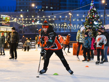 Выходные с «Авангардом» на городском катке на Бударина