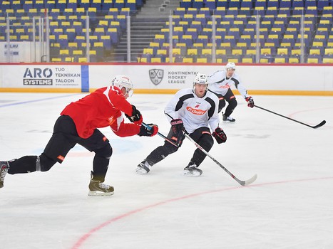 "Авангард" готовится к матчу с "Йокеритом"