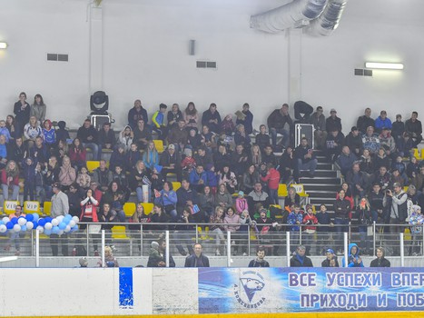 Ветераны «Авангарда» - сборная Ночной хоккейной лиги 8:4