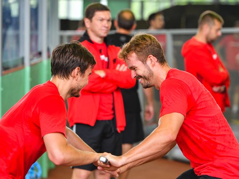 Силовой фортлег в легкоатлетическом манеже