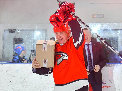 Ветераны «Авангарда» - сборная Ночной хоккейной лиги 8:4