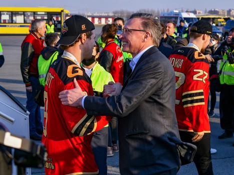 «Авангард» привёз Кубок Гагарина в Омск!