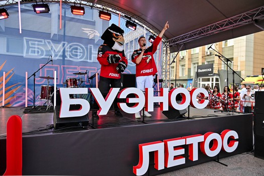 Артём Блажиевский на вечеринке Буэнос Летос