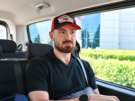 Артём Блажиевский прилетел в Омск